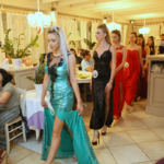 Miss Villa delle Rose 2018 - Le ragazze sfilano in abito da sera